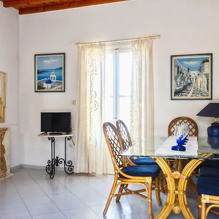 Complex Of Cycladic Traditional In Mykonos * Ornos (Mykonos)